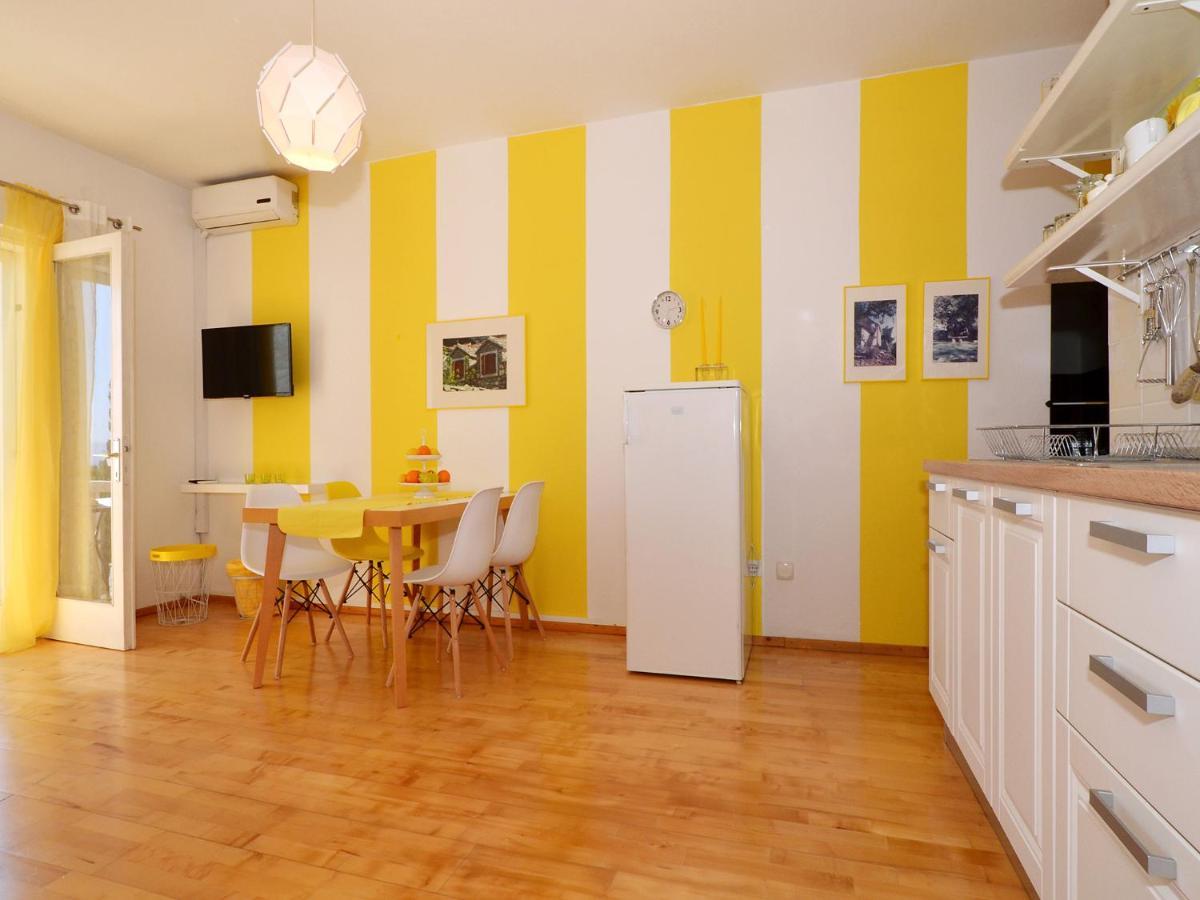 Apartments Newway Бол Екстер'єр фото